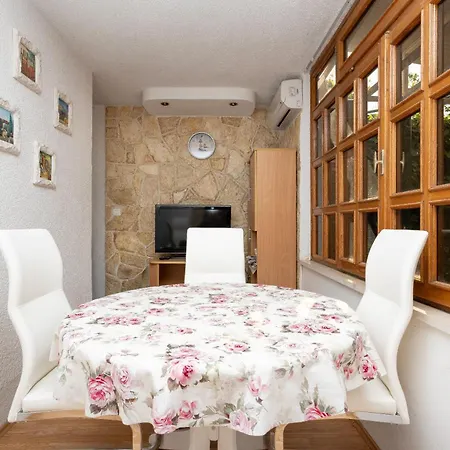 Maria Apartman *